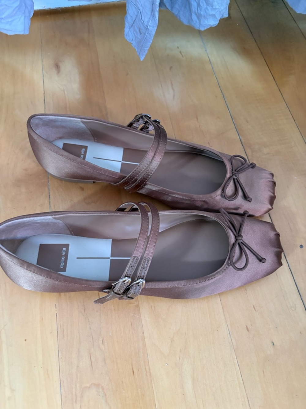Dolce Vita Gibsen Ballet Flats Mid Brown Satin…new without box - Picture 6 of 6
